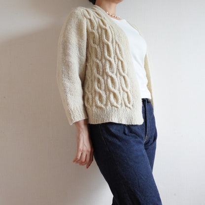 【糸+パターンキット】羊ノ糸で編む-calla-lily-cardigan-by-tomoshi-ts4-6